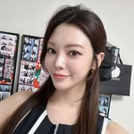 [드루와] "턱 안 깎았어요" <b>리지</b>, 어플 효과 줄였나…새 출발...