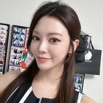 [드루와] ‘음주운전’ <b>리지</b> “턱 안 깎았다” 해명할 만큼 예뻐진...