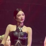 닝닝 <b>어깨</b> 너무 예쁘다