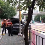 <b>SUV</b> 학교앞 인도 덮쳐 등교길 교통 봉사하던 1명 사망