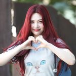 조이, 고양이 티셔츠 입고 <b>야옹</b>이 하트