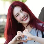 [포토] 조이, 고양이 <b>하트</b>로 눈웃음