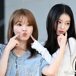 [어케생각해] 오마이걸 <b>승희</b>-유아 '볼콕 찰떡 호흡'[엑's HD포토]