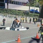 서울 한복판서 싱크홀 발생.차량 통체로 빨려 들어가