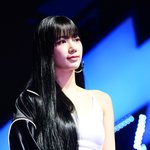 르세라핌 카즈하, 재킷은 걸친다[포토엔HD]