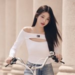 장원영 <b>타미</b> 진스 캠퍼스룩 화보 미쳤다