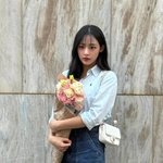 뉴진스 민지, 800만원대 명품백+꽃도 기죽이는 비현실적 미모