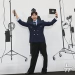 유재필 '딴따라' <b>JYP</b> 포토월 MC