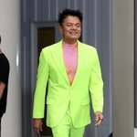 <b>JYP</b> '화려한 형광 패션