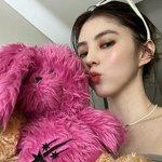 "뭐가 인형이지?"…한소희, 하이틴 여주 비주얼 '눈길'