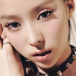 테디 걸그룹' <b>MEOVV</b>, 드디어 완전체 공개..마지막 멤버는 나린