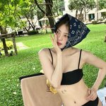 한소희, 파격 비키니 + <b>타투</b>로 반전 매력…큐티 섹시의 정석