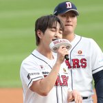 [포토] 온유 '갬성 폭발 즉석공연'