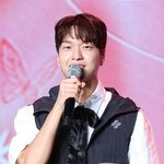 [포토]유재필, <b>루셈블</b> 쇼케이스의 훈남 진행자