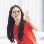 [포토] 반갑게 <b>손</b><b>인사</b>하는 신예은