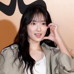 [<b>ET</b>포토] 김혜윤, '활짝 핀 꽃 볼하트'