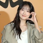 김혜윤, 설렘지수 <b>높이</b>는 볼 하트