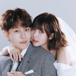 직접 공개한 웨딩화보…용준형과 <b>수위</b> 높은 포즈까지 '당당' [종합]