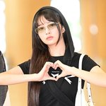 [현장포토] "마주치면, 설렘"…레이, 시크한 <b>콩순</b>이