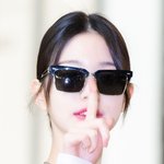 [T포토] 아이브 장원영 '예뻐서, 줌인'