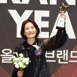 [모두드루와] [포토] 박경림, '트로피 들고 환한 <b>미소</b>~