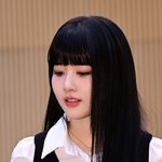 스테이씨 <b>시은</b>, 당겨보면 인형[포토엔HD]