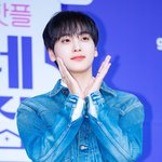 [사진]크래비티 <b>형준</b>,'꽃이 피었네'