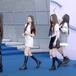 오늘자 서울패션<b>위크</b>에서 팬들보고 우는 뉴진스 혜인