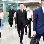 [속보] 1심 선고공판 출석하는 '프로포폴 상습 <b>투약</b>' 유아인