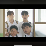 <b>맨왼쪽</b> 위 누군지아는사람