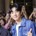 엑소 찬열, 프로 아이돌의 품격…"포토카드 위해 셀카 7만 장...
