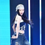 [사진]오마이걸 유아,'파워 넘치는 안무'