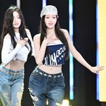 [사진]오마이걸 유아,'황금 골반'