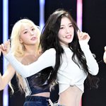 [사진]오마이걸 아린,'돋보이는 개미허리'