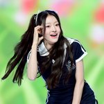 [포토] 오마이걸 유아, '팬들에게 상큼 볼하트 <b>발사</b>'