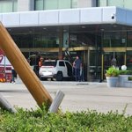 서울 현대건설 사옥 정문으로 차량 돌진…60대 男 체포