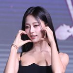 [E포토] 트와이스 <b>쯔위</b>, '성숙해진 막내의 하트'