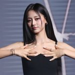 쯔위 "첫 단독 작사 참여… 저작권료 들어오면 기부하고파"