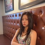 정채연, 가슴골 드러난 원피스…은근한 글래머