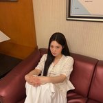 정채연, 여름날의 화사한 올 화이트 룩