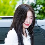 [사진]오마이걸 아린,'입장하며 모닝 인사'