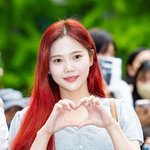 [사진]오마이걸 효정,'사랑의 하트'