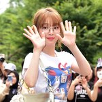 [TD포토] 오마이걸 <b>승희</b> '손보다 작은 얼굴'