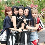 [모두드루와] [포토]르세라핌, '아름다운 <b>포옹</b>'