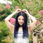 [모두드루와] [포토]르세라핌 허윤진, <b>리본</b>에 빠져봐