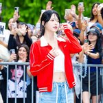 [모두드루와] [사진]르세라핌 홍은채,'입장하는 은행장'