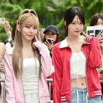 [TD포토] 르세라핌 사쿠라-<b>홍은채</b> '핑크와 레드의 만남'