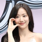 이나은, '에이프릴 왕따' 논란→'이강인 열애설' 딛고 공식 석상...