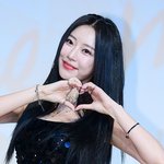 [댓글부탁해] 클레오 <b>디니</b> ‘사랑스러운 손하트’ [MK포토]