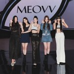 미야오 데뷔 쇼케이스 <b>단체사진</b> 떴는데
